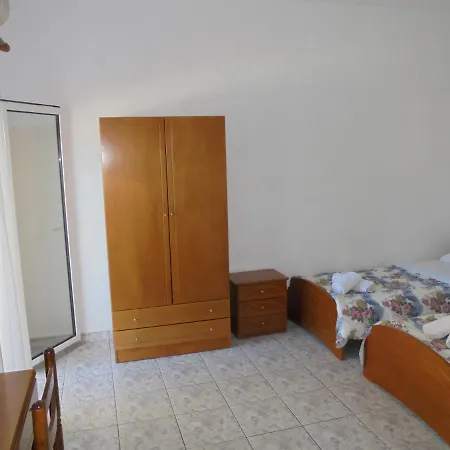 Chrissa يميناريا